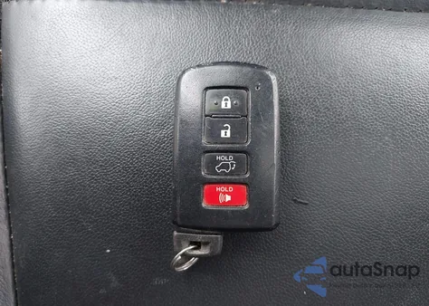 2018 Toyota Highlander Xle z USA, uszkodzony, nr VIN 5TDJZRFH3JS532157